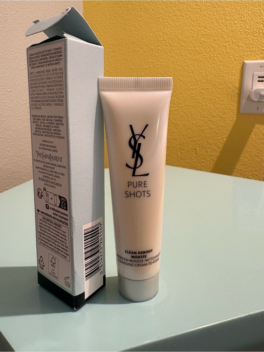 Yves Saint Laurent Pure Shots Clean Reboot Mousse - Cream & Black Accents